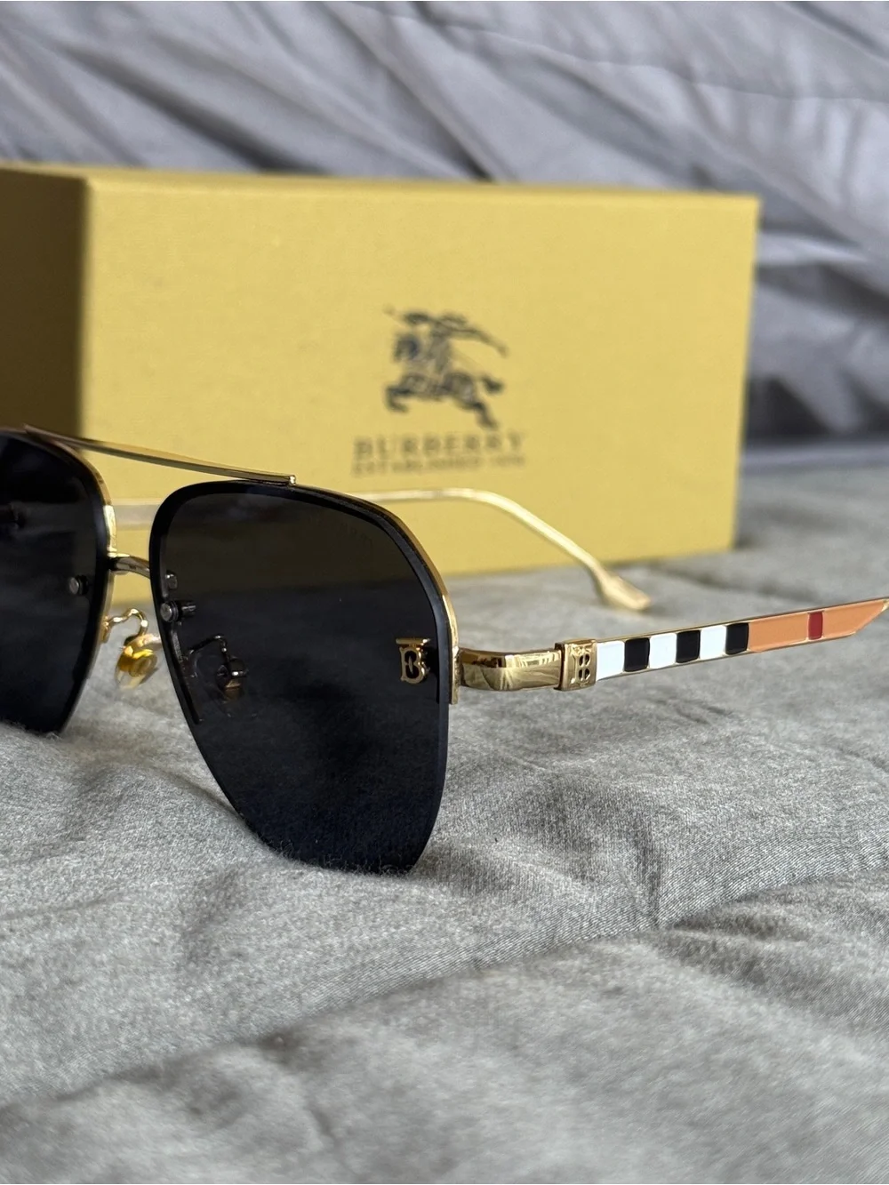 Burberry Men’s Black and Gold Aviator Sunglasses